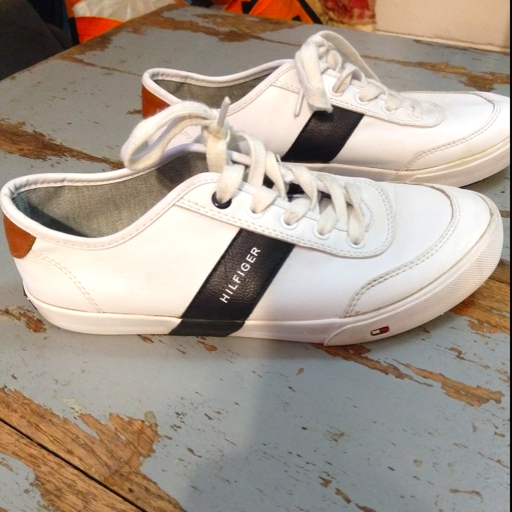 Tommy Hilfiger Dennis Low Stripe Sneakers Tennis Shoes, Kids Size 4.5